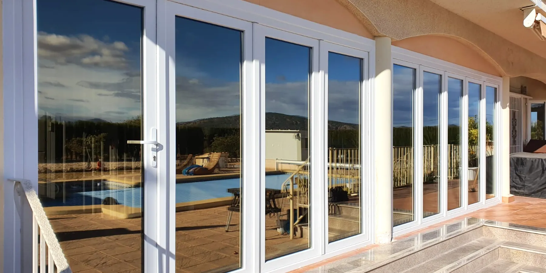 Bi-fold doors overlooking pool and mountains, Costa Blanca villa