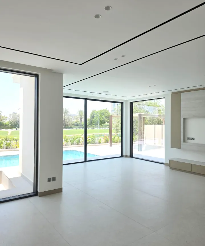 Poolside sliding doors, Jumeirah Golf Estates